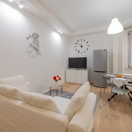 Longhena, 7 - Total White Milano